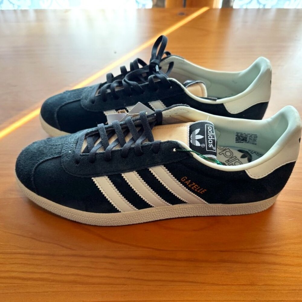 Adidas Gazelle Carbon on White, 9M US
